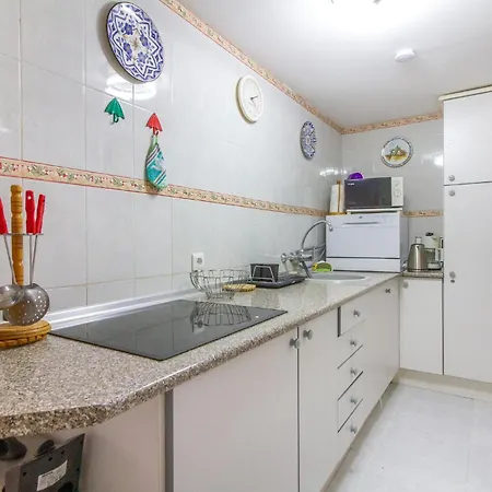 Stunning In With Kitchen Apartment *